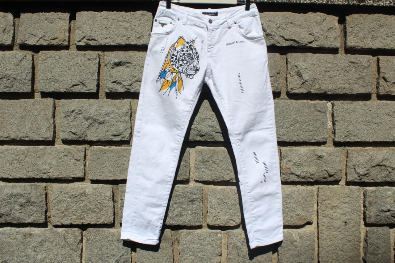 Дрехи-рисувани панталони